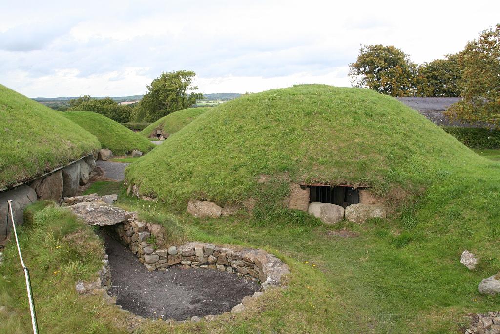IMG_1470.JPG - The small mounds at Knowth