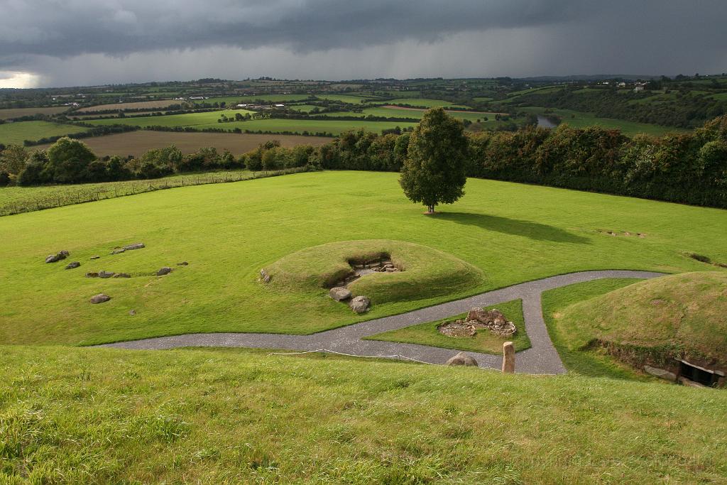 IMG_1479.JPG - View of the nearby landside from Knowth