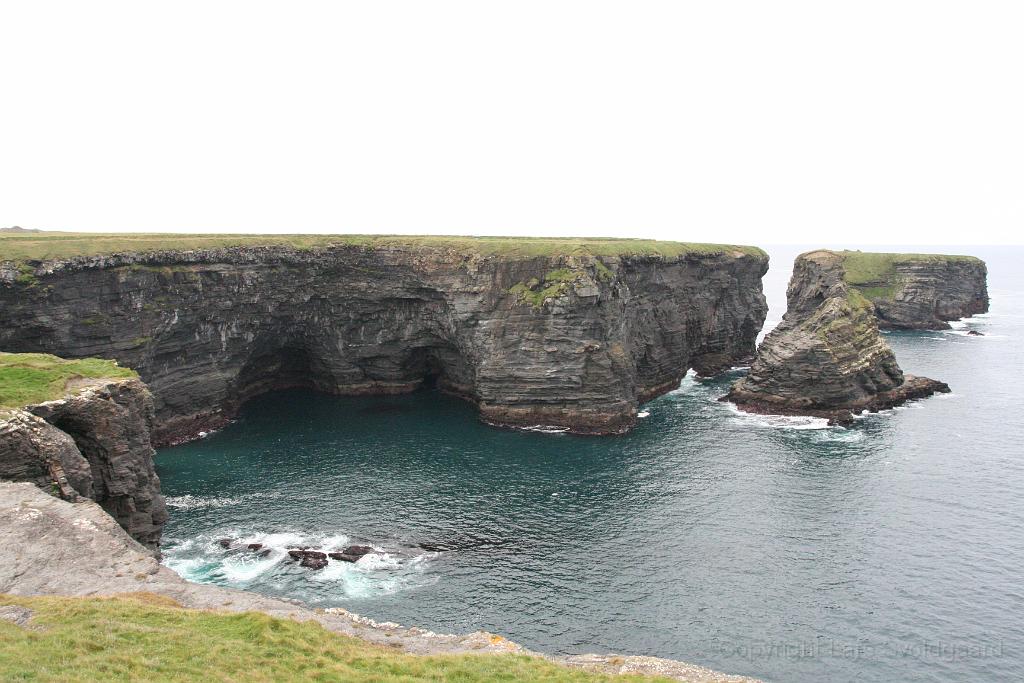 IMG_2204.JPG - The cliffs south of Kilkee