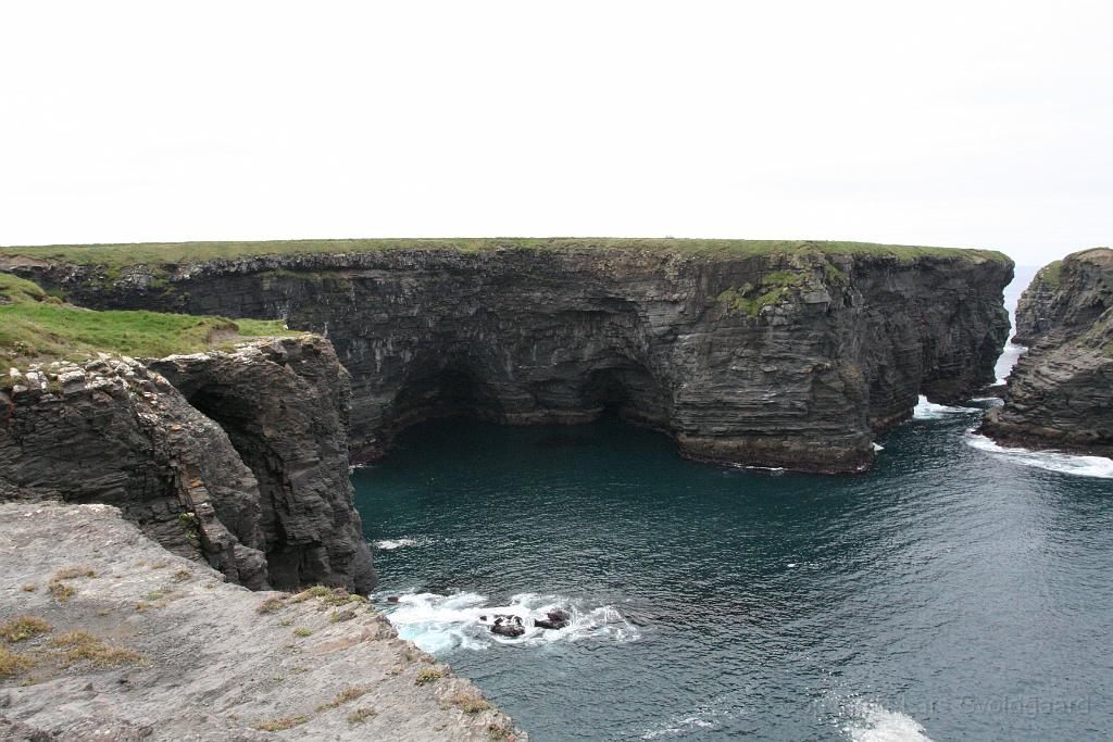 IMG_2215.JPG - The cliffs south of Kilkee