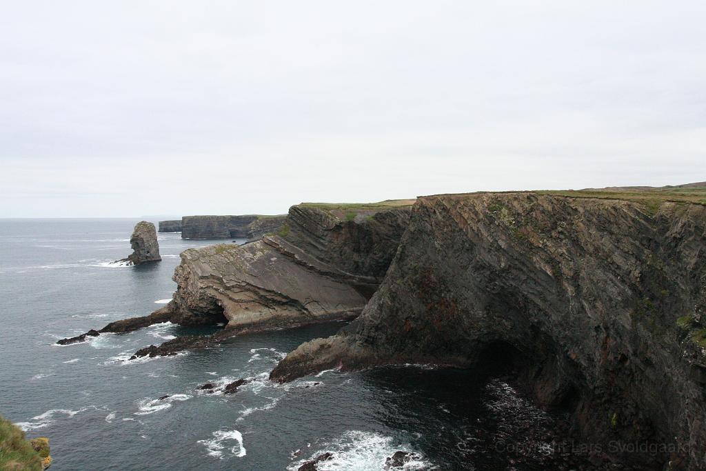 IMG_2241.JPG - The cliffs south of Kilkee
