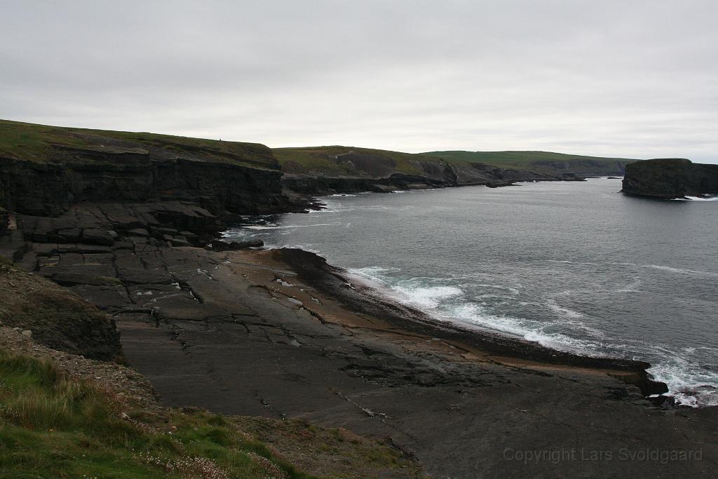 IMG_2276.JPG - The cliffs south of Kilkee