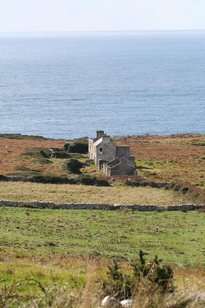 IMG_2973.JPG - Deserted house at Browhead