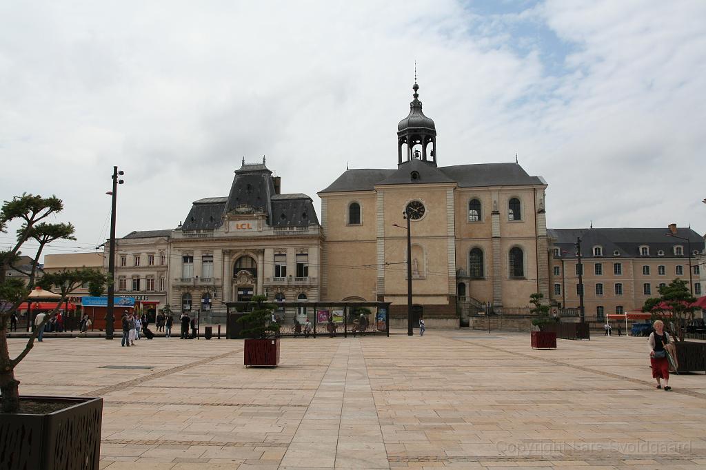 IMG_0100.JPG - Town square