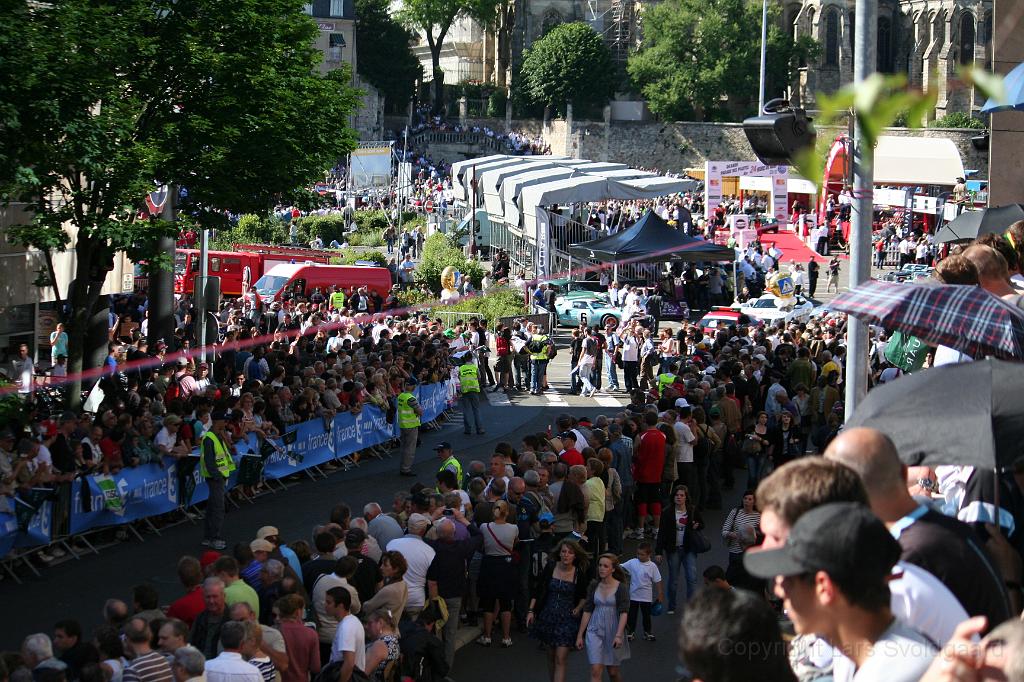 IMG_0703.JPG - Nearly time for the parade