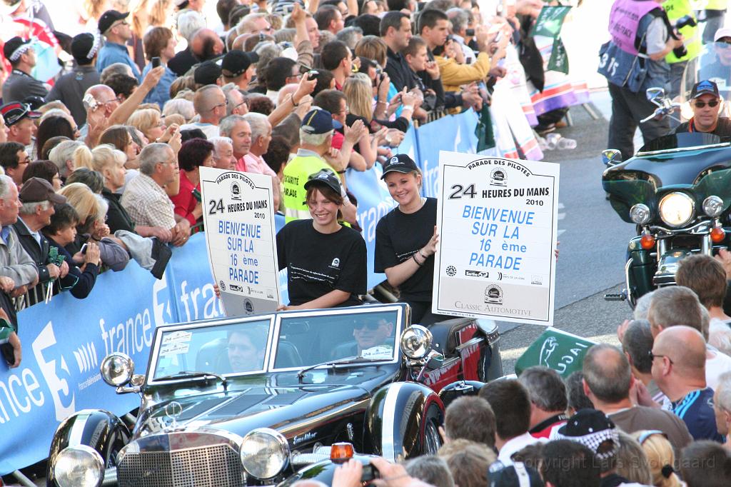 IMG_0758.JPG - Welcome to the parade