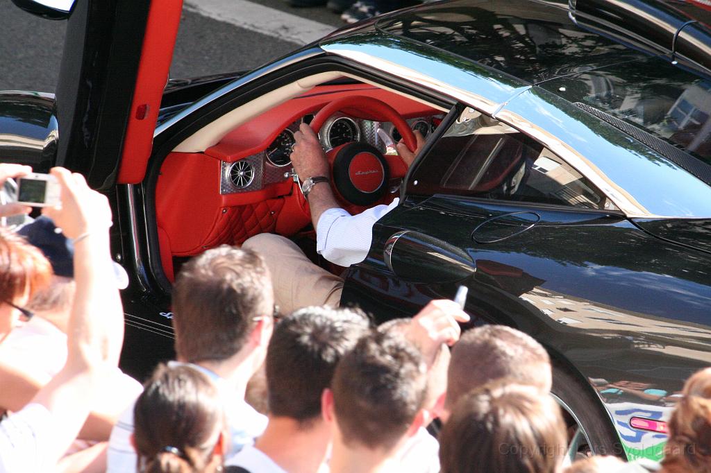 IMG_0802.JPG - Nice red interior