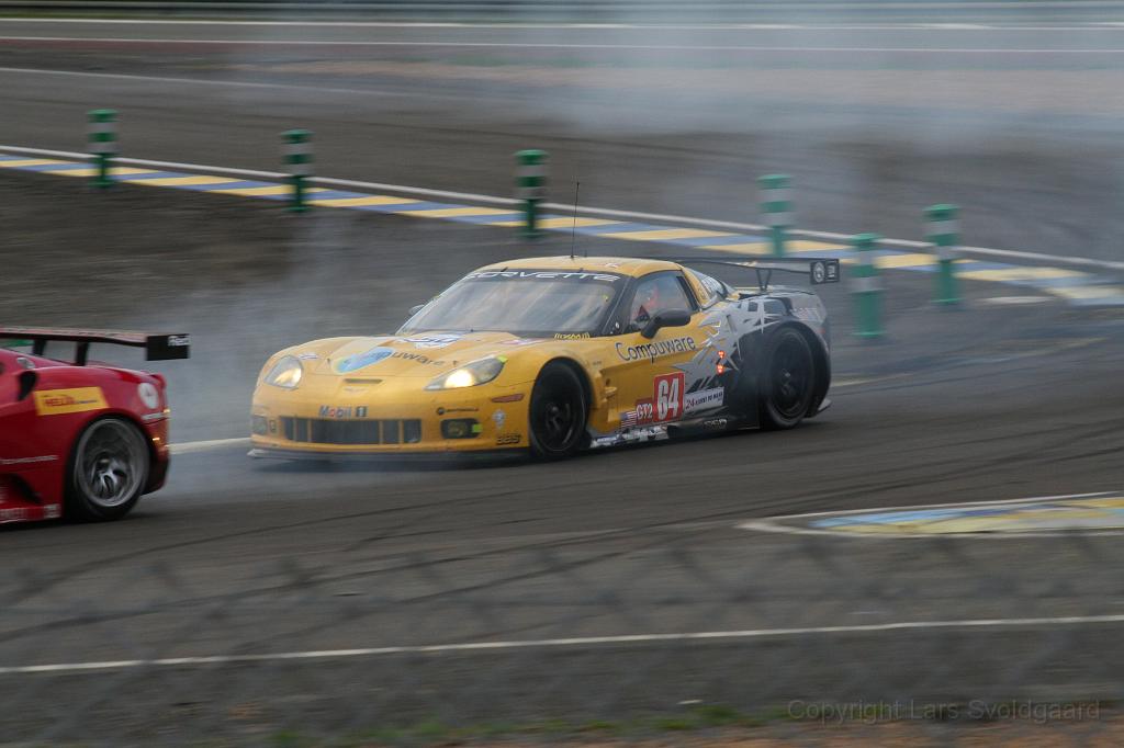 IMG_1233.JPG - #64 Corvette at the end of the Mulsanne straight