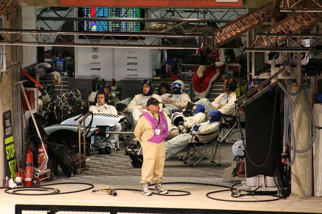 IMG_1311.JPG - 5 AM in the pits